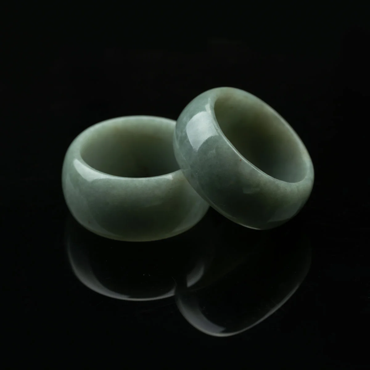 Sereniti Unisex Burmese Jadeite Jade Ring - Image 3